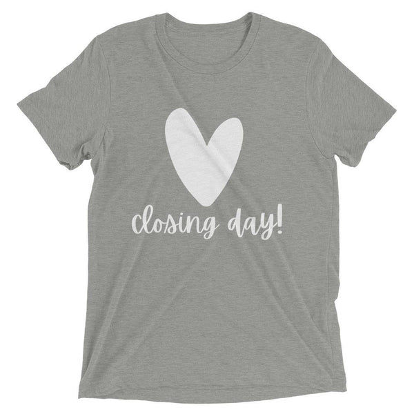 Heart Closing Day - Short sleeve t-shirt - Real Estate Investor Gear